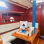 بوتيل Velero Nadya أرّاثيفي