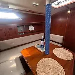 بوتيل Velero Nadya
