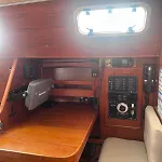 بوتيل Velero Nadya