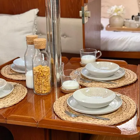 Úszó hotel Velero Nadya *